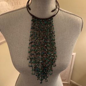 NWOT beautiful teal glass bead necklace